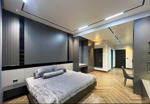Nhà phân lô Ngọc Hồi ô tô tránh đậu đỗ ngày đêm 42m2 5 tầng 11 tỷ