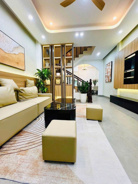 Tòa nhà 5 tầng dòng tiền , vị trí rất đẹp phố Nguyễn Khang Cầu giấy , 12.9 tỷ.