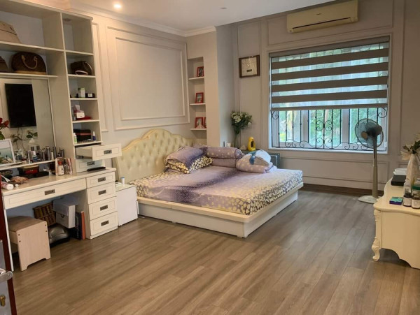 CHÍNH CHỦ BÁN GẤP NHÀ NGÕ 161 THÁI HÀ, MẶT TIỀN RỘNG 5,6M, 5 TẦNG + 1 TUM, OTO VÀO NHÀ