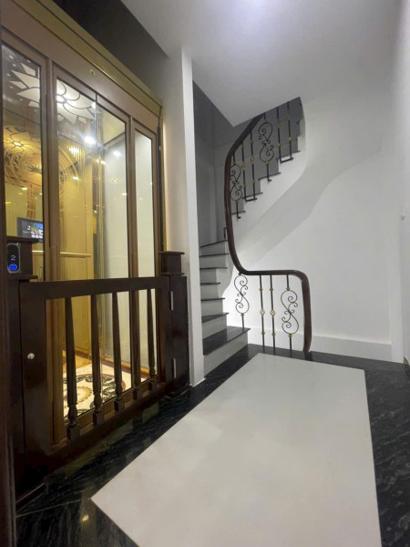Bán nhà đẹp, thiết kế hiện đại, 36m2, tại Lò Đúc, 11-12  tỉ, Nhà đẹp, hướng Nam, 5 tầng thang máy