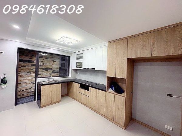 Nhà Cầu Giấy thông Quan Hoa – DT 42m², từ tầng 2 là 45m² – 5 tầng – nhà dân xây chắc chắn