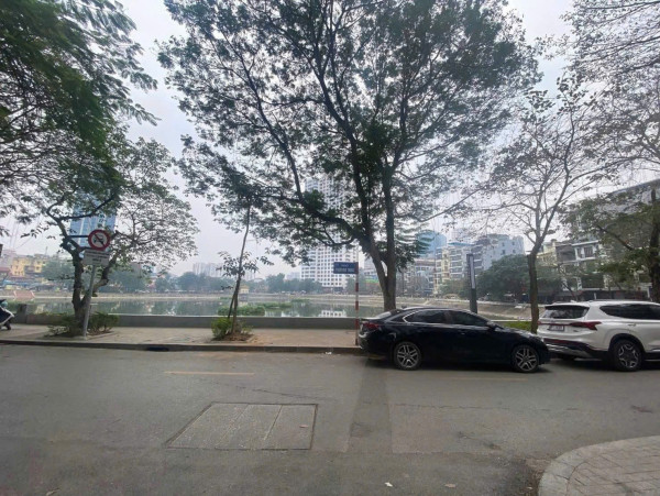 Bán đất mặt tiền 11m phố Kim Mã, Ba Đình, ngõ vỉa hè ô tô tránh, gần hồ NK, 189m, 91 tỷ