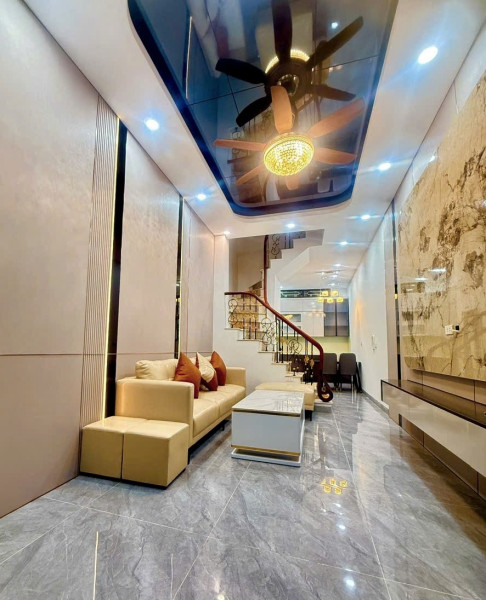 Bán nhà riêng phố Ngọc Khánh, Nhà đẹp 2 thoáng, full nội thất, 35m 5 tầng, 9,6 tỷ
