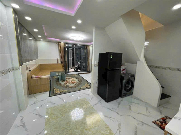 NHÀ ĐẸP Q7 - 2 TẦNG - 46m2 - GẦN MẶT TIỀN - CHỈ 3TỶ NHỈNH