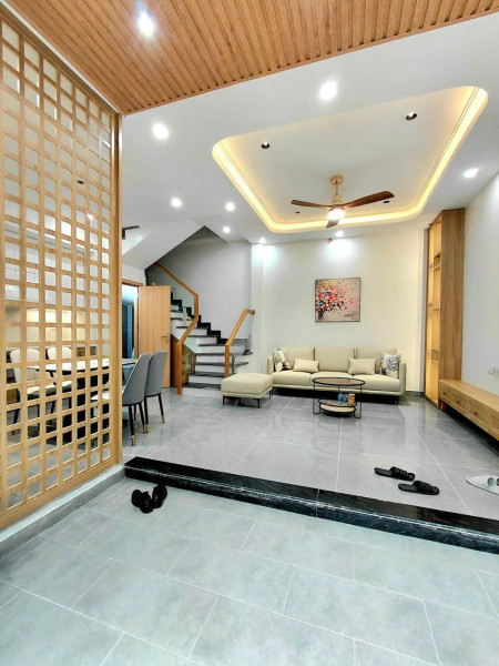 Siêu phẩm nhà đẹp Vũ Chí Thắng 4 tầng mặt tiền 6m