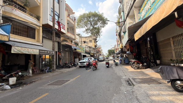 BÁN NHÀ MẶT TIỀN QUẬN 5 - ĐỖ NGỌC THẠNH - ĐANG KINH DOANH