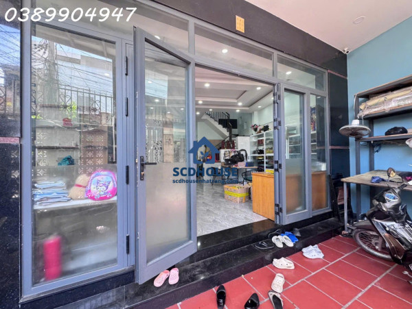 Nhà 2,5 tầng Đường Biệt Thự _ hẻm ô tô thông ] * Cách biển Trần Phú : 300m * Giá : 4,3 tỷ