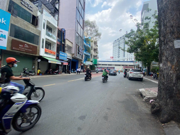 NHÀ 4 TẦNG NGAY TRẦN NÃO, THẢO ĐIỀN – 4 PHÒNG, GIÁ 20 TRIỆU/THÁNG, VỊ TRÍ THUẬN TIỆN