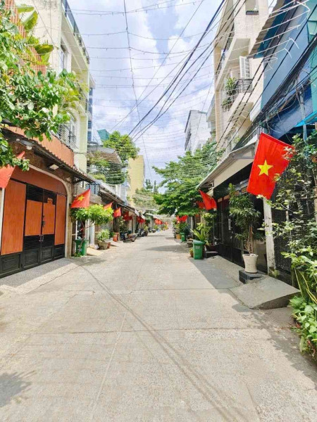 Siêu phẩm , diện tích rộng dtsd ( 160m2 ) 4 x20. Ngay chợ Tân Hương, Tân Phú  Nhà Nguyễn Quang Diệu