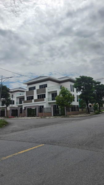 Bán đất dịch vụ liền kề 1 lô duy nhất MT gần 6 m kinh doanh giáp đường vành đai 3,5