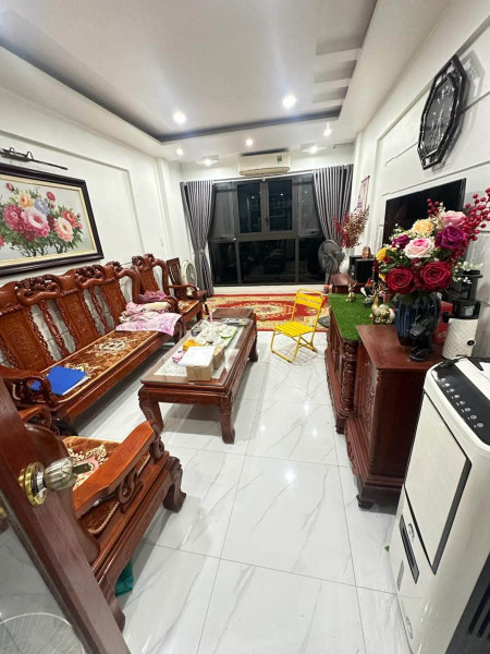 Bán nhà phố Nguyễn Đình Chiểu, 50m2, 4 tầng, mặt tiền gần 4m, 21.5 tỷ, ô tô vào nhà