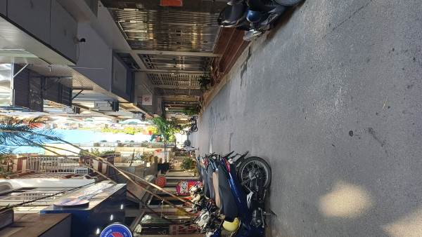 Bán nhà phố Phạm Văn Đồng 40m² – phân lô – ô tô tránh – vị trí thuận tiện, giá hấp dẫn