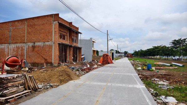 1TỈ 3 CÔNG CHỨNG DÃY TRỌ 1 KIOT 4 PHÒNG THU NHẬP 10TR/THÁNG
