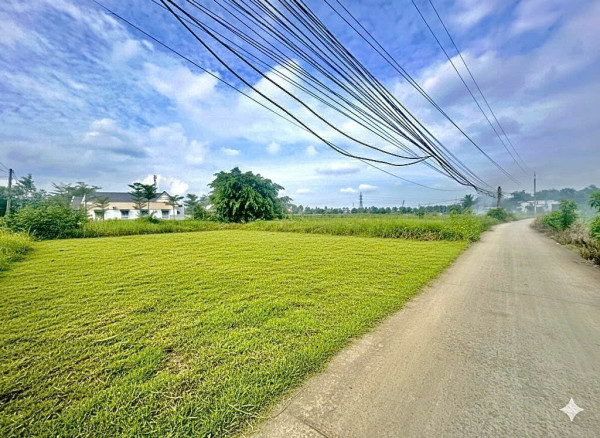 Bán đất tại Long An, đường oto gần chung cư Destino  giá 15 Triệu , liên hệ em nhé 0936954005